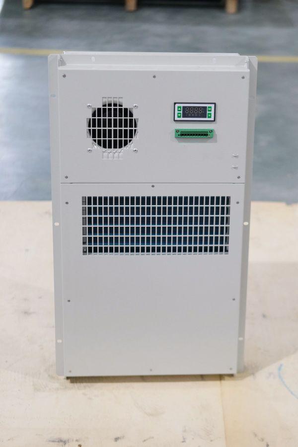 1KW enclosure AC