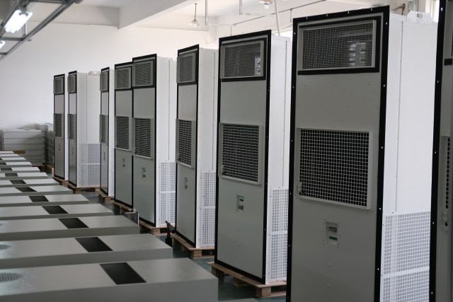 17.5KW Wall mounted Precision AC Unit (6)